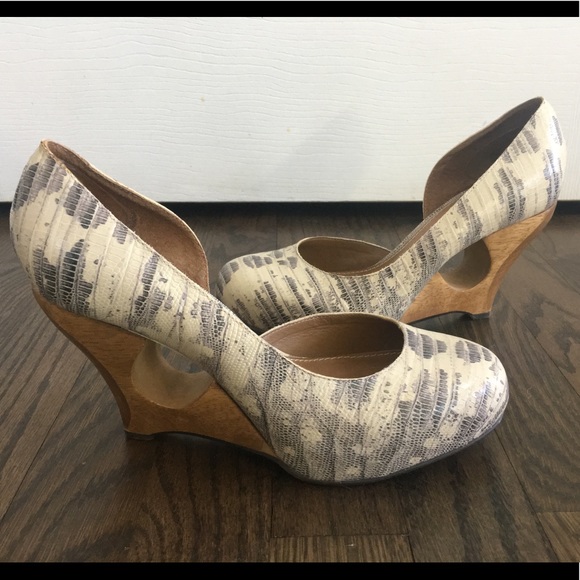 Anthropologie Schuler + Sons Snakeskin wedges 61/2 - Picture 1 of 8
